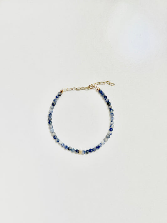 The Stillness Ritual Bracelet – Sodalite & Gold-Filled