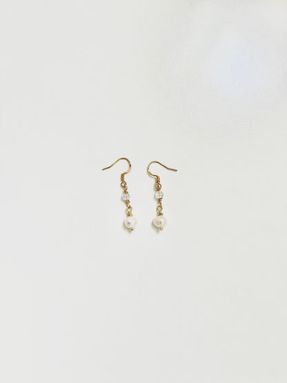 The Elara Earrings – Freshwater Pearl & Crystal